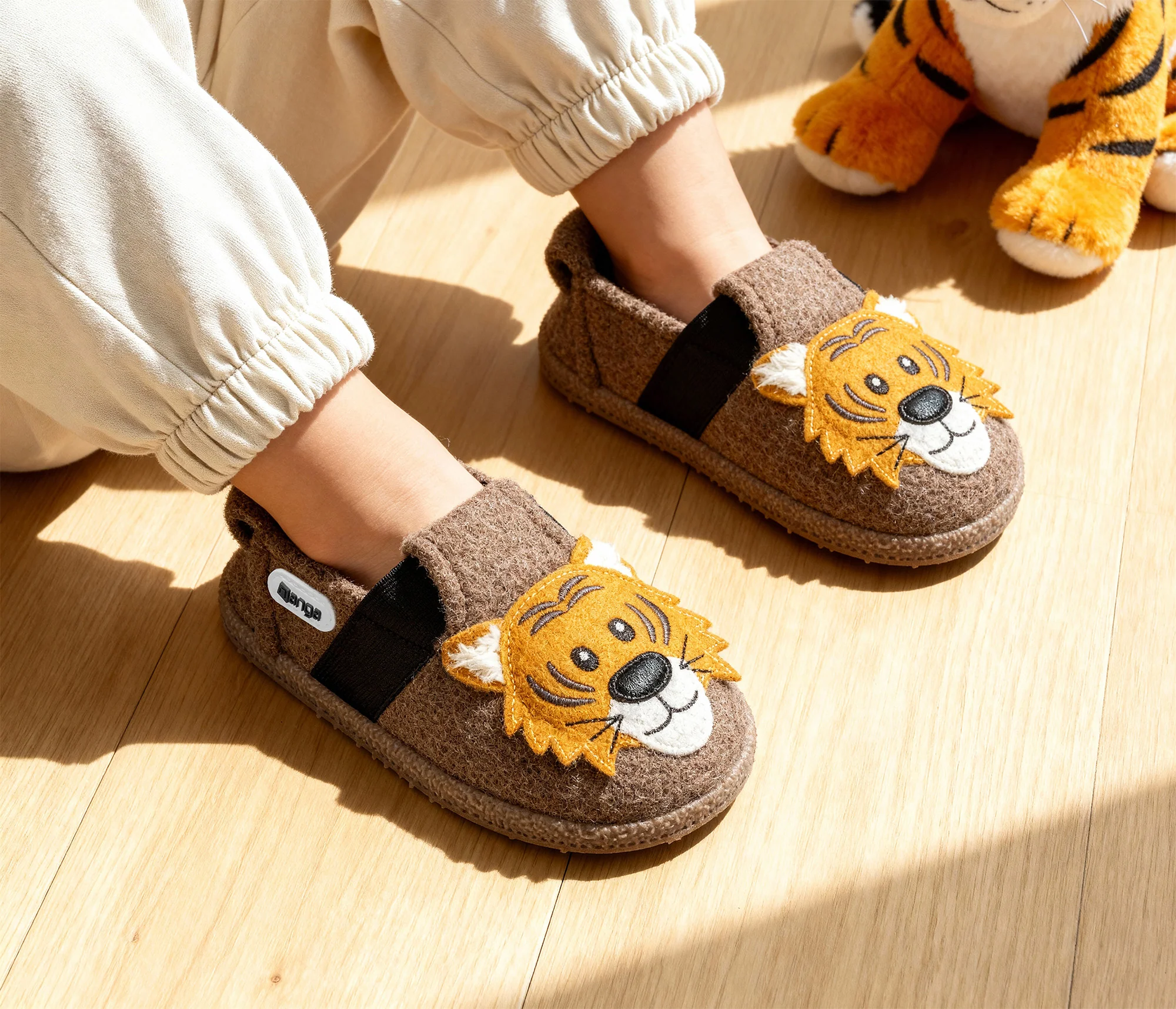 Nanga children's slippers